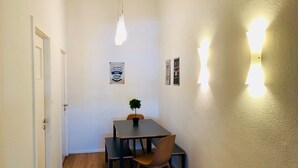 Iron/ironing board, free WiFi, bed sheets - Cube Apartments Hamburg (Hamburg)