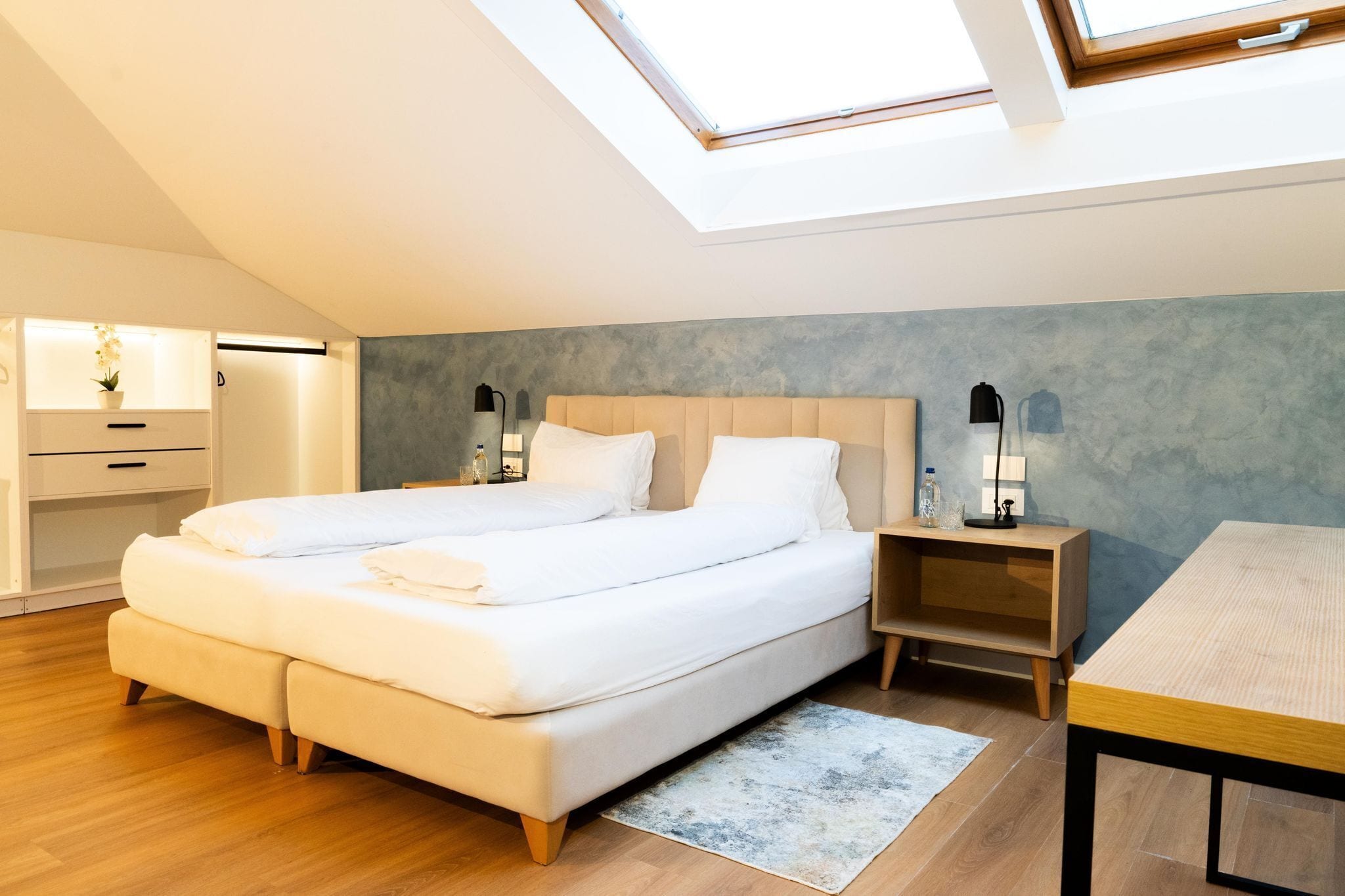 Desk, blackout drapes, soundproofing, free WiFi