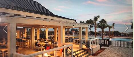 屋外ダイニングエリア