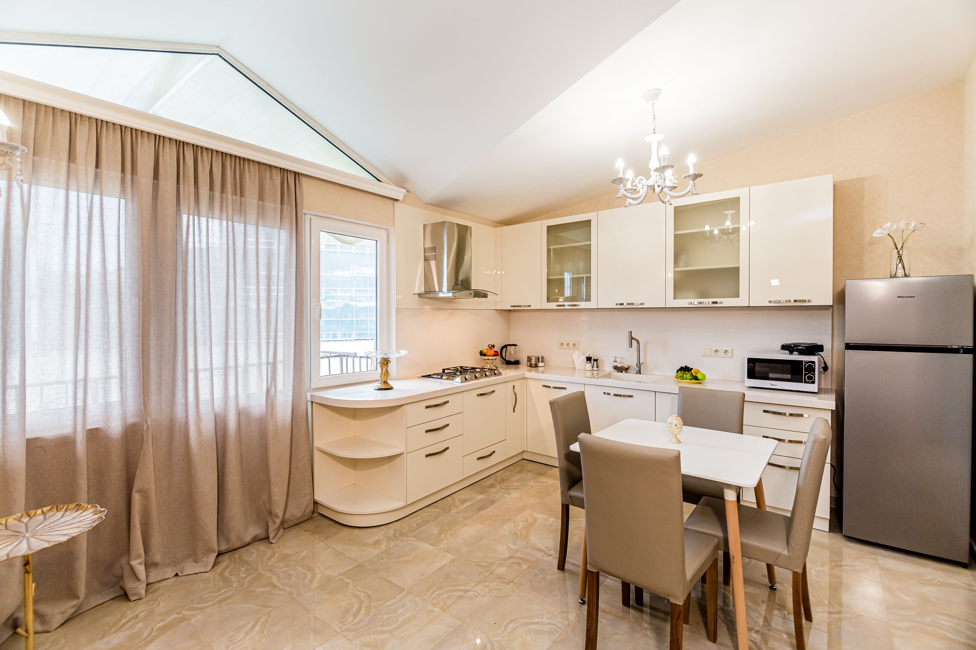 Penthouse dành cho gia đình | Bếp riêng | Tủ lạnh, bếp nấu, ấm điện, lò nướng bánh mì 