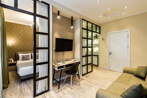 Superior-huoneisto, 2 makuuhuonetta, parveke, kaupunkinäköala | Oleskelualue | Taulutelevisio