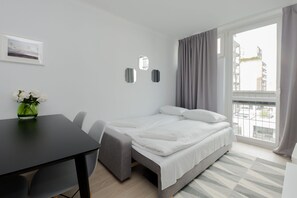 아파트 | 1 개의 침실, 저자극성 침구, 노트북 작업 공간, 암막 커튼