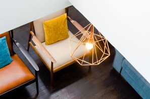 Luxury-Apartment, 3 Schlafzimmer, Nichtraucher, 2 Bäder | Wohnzimmer | 40-Zoll-Smart-TV mit Satellitenempfang