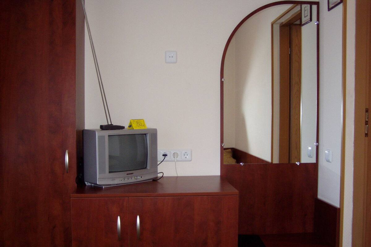 In-room safe, iron/ironing board