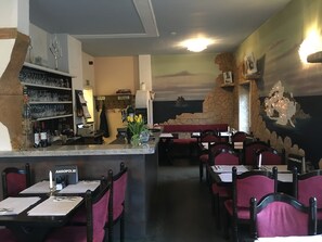 Daily continental breakfast (EUR 5 per person) - Pension Akropolis (Rellingen)