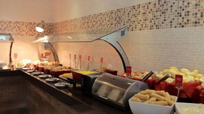 Free daily buffet breakfast - Hotel Brisa da Praia (Porto Seguro)