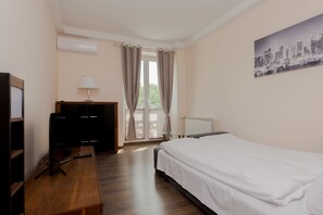 2 chambres, literie hypoallergénique, bureau, fer et planche à repasser
