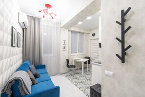 Apartment | Living area | Flat-screen TV - More Apartments na Stanislavskogo 1A - 6 (Sirius)