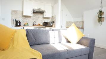 Apartment (3) | Living area | Flat-screen TV, Netflix, streaming services