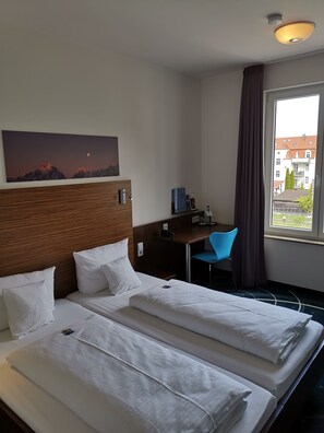 Doppelzimmer | Schreibtisch, schallisolierte Zimmer, kostenloses WLAN, Bettwäsche