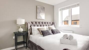 Apartment | 3 bedrooms, laptop workspace, soundproofing, iron/ironing board