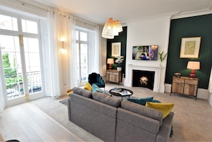 Apartment, 1 Bedroom | Living room | Smart TV