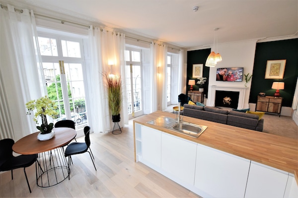 Apartment, 1 Bedroom | Living room | Smart TV