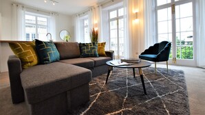 Leilighet, 1 soverom | Oppholdsrom | Smart-TV