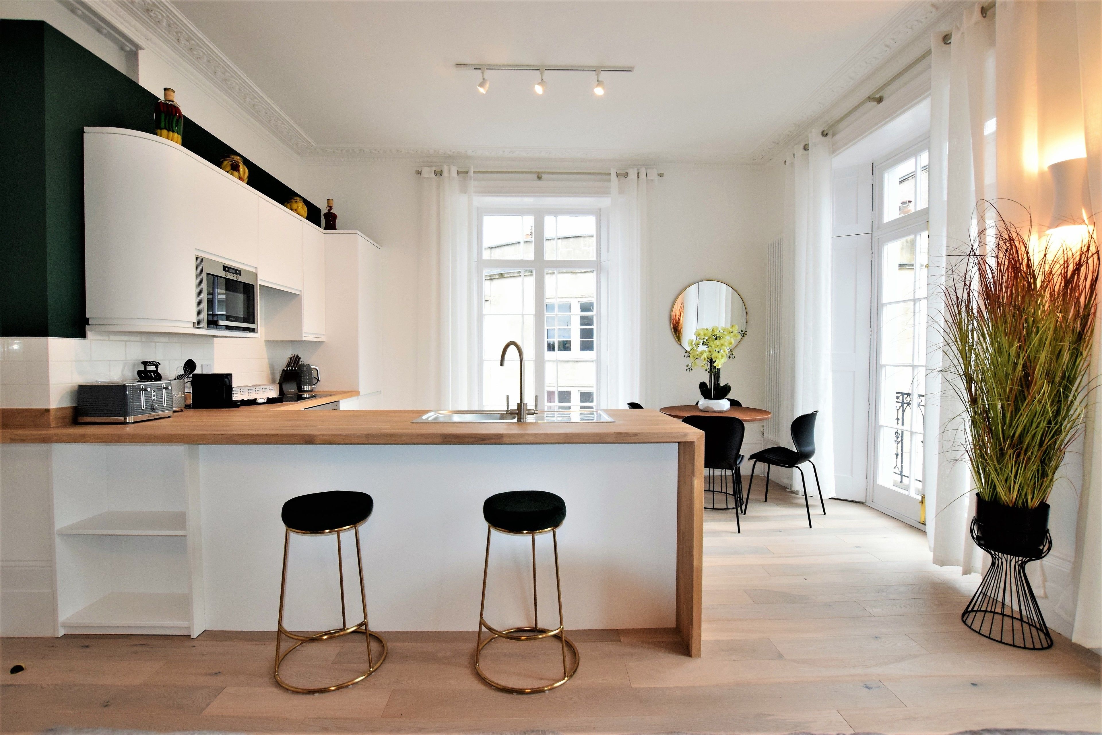 Apartment, 1 Bedroom | Private kitchen | Fridge, microwave, oven, stovetop