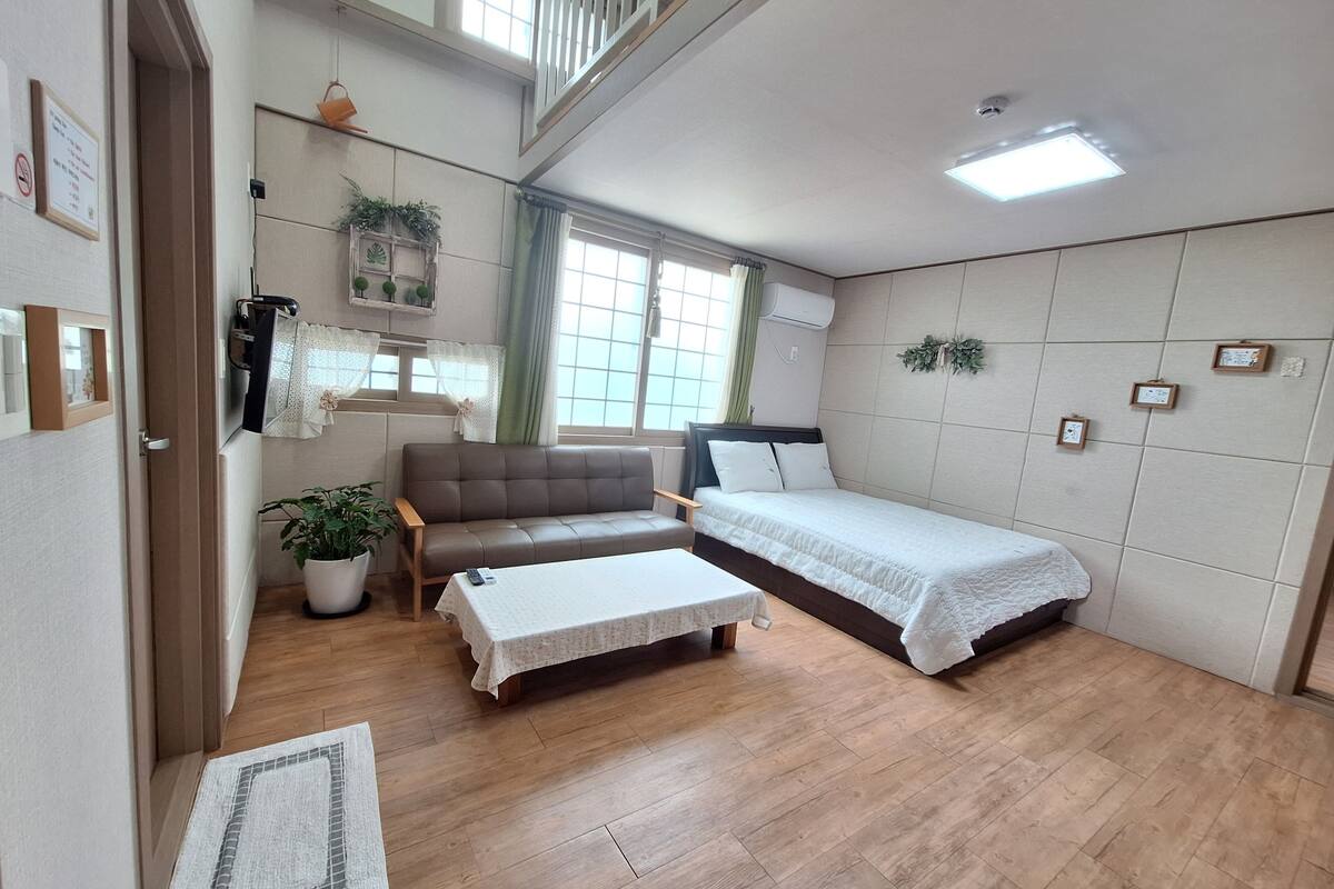 Bungalow familiare, 3 camere da letto, camere comunicanti, vista giardino | 3 camere, con stile personalizzato, con arredamento individuale