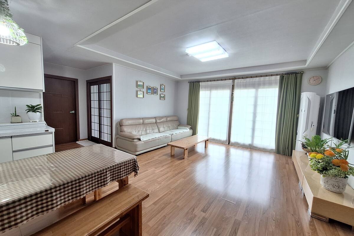 Casa familiare, 3 camere da letto, 2 bagni, vista giardino | 3 camere, con stile personalizzato, con arredamento individuale