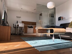 Comfort-Apartment (on top of the rate cleaning Fee 60 EUR) | 거실 | 평면 TV, iPod 도킹 스테이션