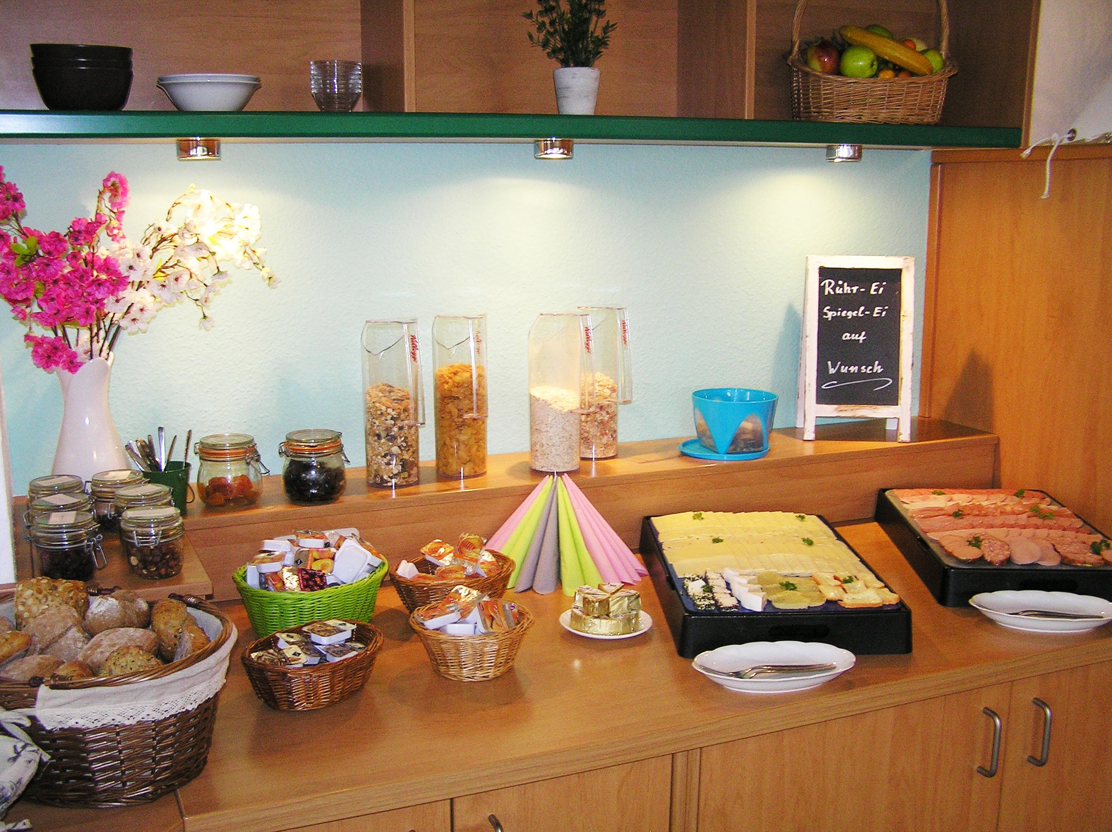 Dagelijks ontbijtbuffet (EUR 11 per persoon)