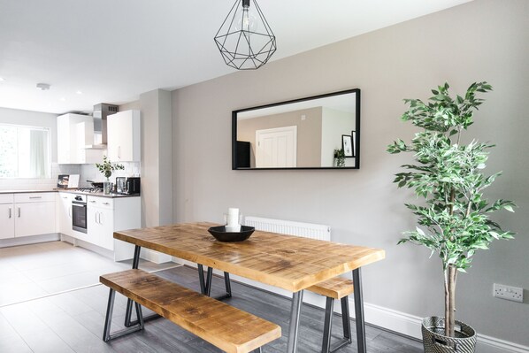 Apartment | In-room dining - John Brooks Avenue (Smethwick)