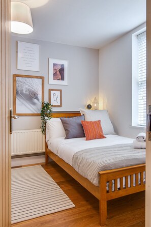Apartment | Laptop workspace, iron/ironing board, free cots/infant beds, free WiFi