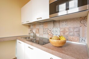 Deluxe Apartment, 1 Bedroom, Hill View (S.Luca) | Private kitchen