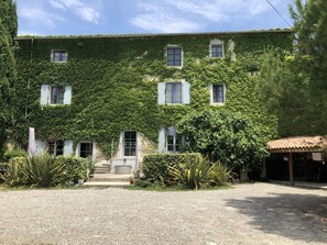 Courtyard - Le Grenier Occitan (Gramazie)