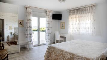 Elite Twin Room, Accessible | Individually furnished, rollaway beds, free WiFi, bed sheets