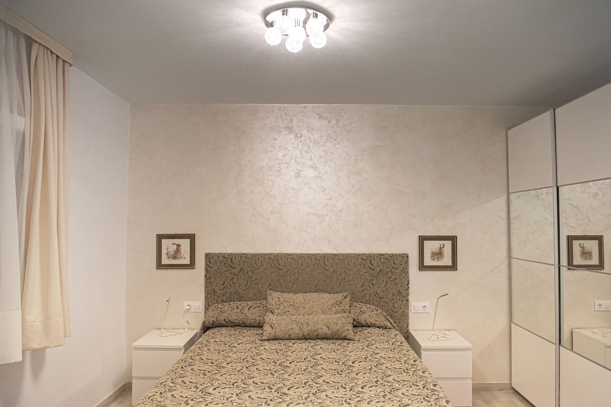 Luxury Twin Room | Rollaway beds (surcharge), WiFi (free), individually furnished