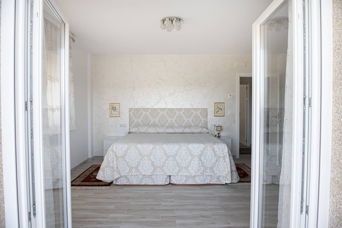 Elite Twin Room, Accessible | Rollaway beds (surcharge), WiFi (free), individually furnished