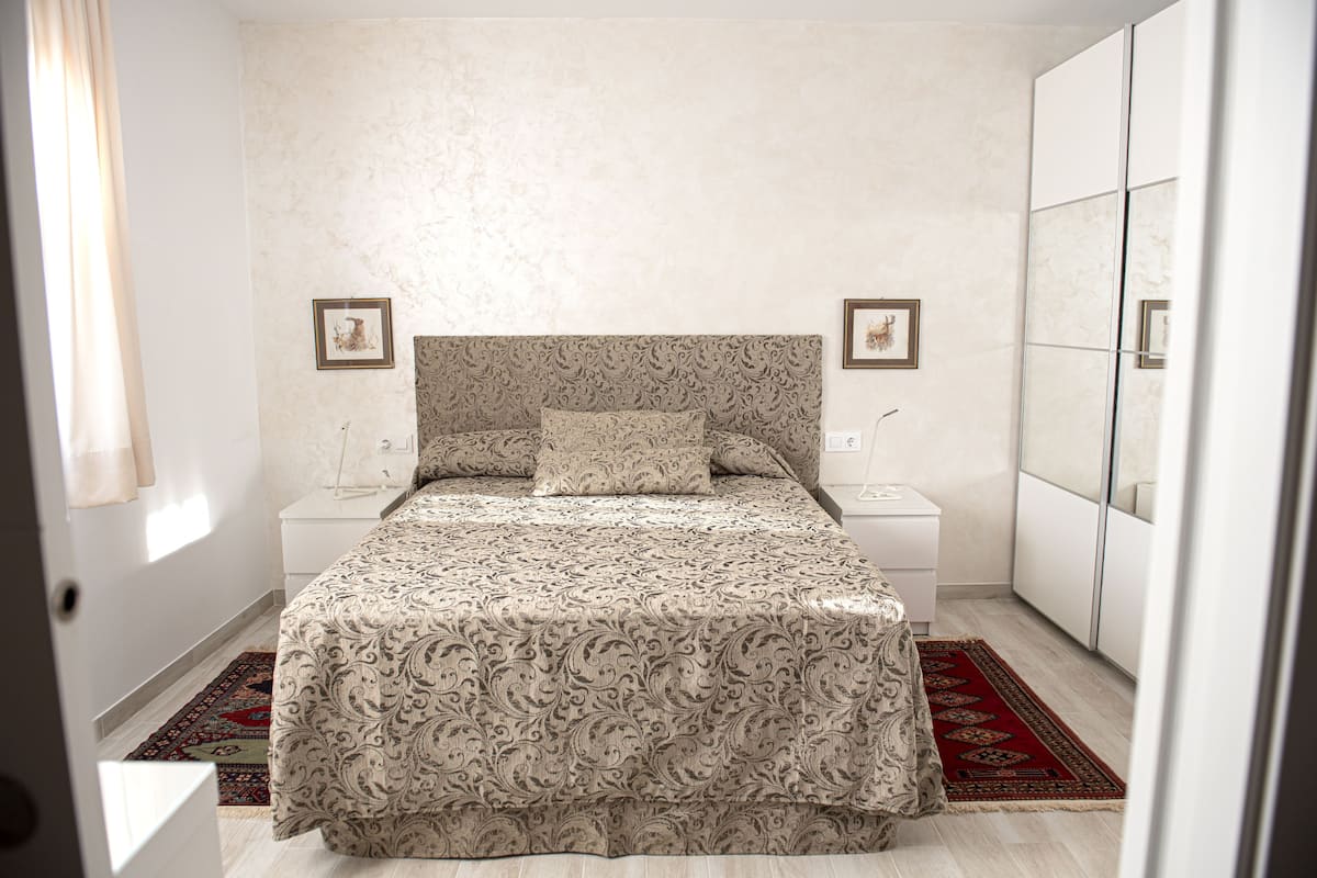 Rollaway beds (surcharge), WiFi (free), individually furnished