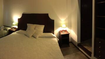 3 bedrooms, blackout drapes, free WiFi, bed sheets
