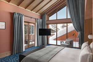 华丽套房 | 高档床上用品、迷你吧、客房内保险箱、特 色装修