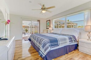 Talo, useita sänkyjä (Cape Coral Yacht Club Area Pool Home) | 3 makuuhuonetta, ilmainen Wi-Fi