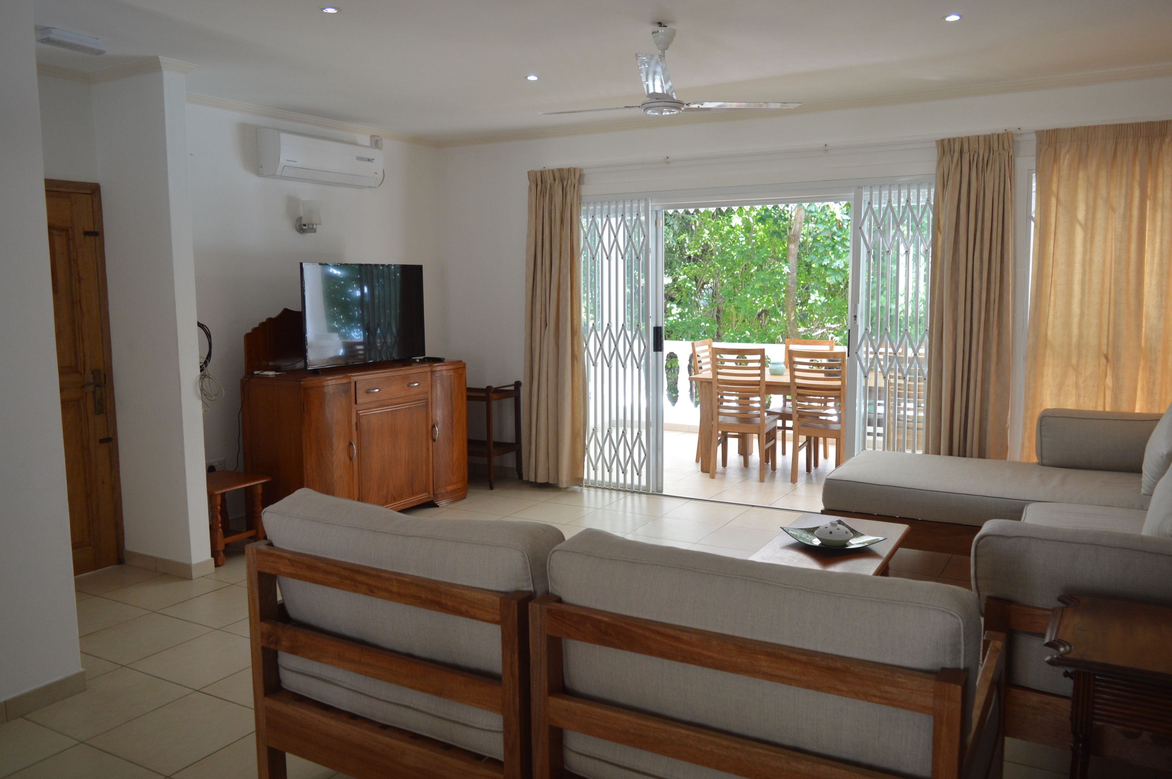 Exclusive Villa | Living room | TV