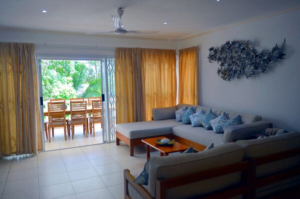 Exclusive Villa | Living area