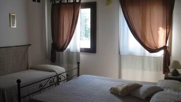 Chambre Classique Double ou avec lits jumeaux | Décoration personnalisée, ameublement personnalisé, bureau