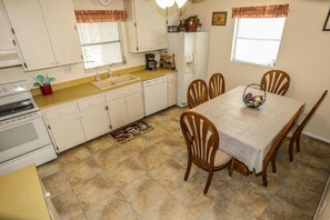 Nhà, 2 phòng ngủ | Khu ăn uống