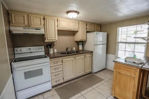 Apartment, 1 Schlafzimmer | Eigene Küche | Kühlschrank, Mikrowelle, Ofen, Herdplatte