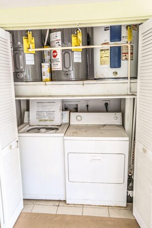 House, 1 Bedroom | Private kitchen