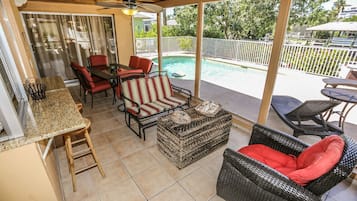 House, 3 Bedrooms | Terrace/patio