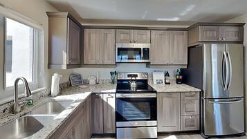 Condo (2 Bedrooms) | Property amenity