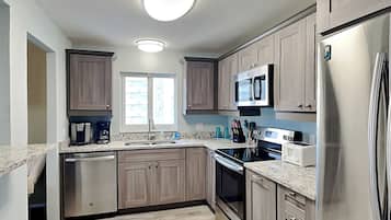 Condo (2 Bedrooms) | Property amenity
