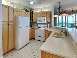 Condo (2 Bedrooms) | Property amenity - Captains Bay 403 by Distinctive Beach Rentals (Fort Myers Beach)