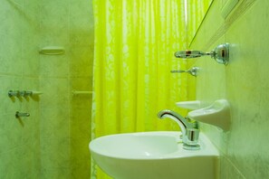 Bathroom sink - Hotel Villa Sol (Merlo)