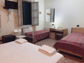 Family Double or Twin Room, Non Smoking | Desk, free WiFi - Relais Stella (Signa)