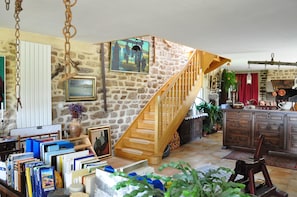 Interior - Ti Er Mad (Kernascleden)