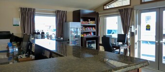 Rodeway Inn & Suites Ontario