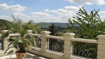 Comfort Condo, 1 Bedroom, Non Smoking | Terrace/patio