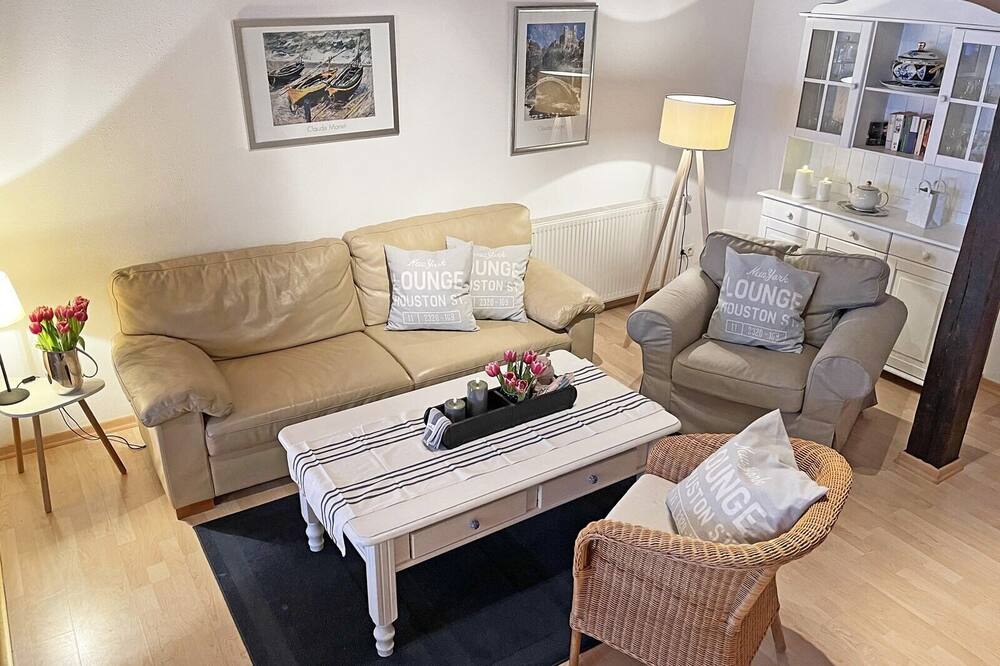Our holiday apartment \"Heuboden\" is the ideal accommodation for a farm holiday. The Baltic Sea beach is only a few kilometers away, your children will love this holiday home.